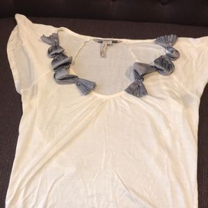 BCBG off white capped T
